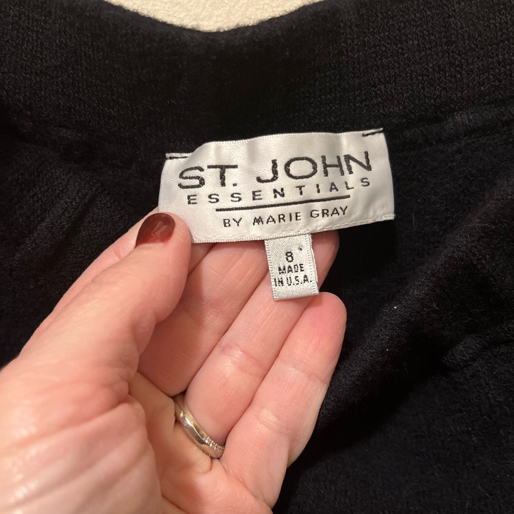 ST JOHN Essentials Black Skirt Split Flap Hem Size 6 A-Line Santana Knit - Picture 2 of 4